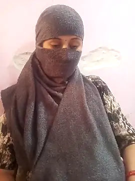 Snapshot of guddi_Jaaneman chatting on December 15, 2025, 4:18 am guddi Jaaneman online show from December 15, 2025, 4:18 am