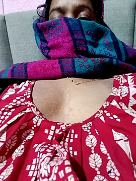 Snapshot of riyankabiswas201 chatting on December 14, 2025, 5:02 am riyankabiswas201 online show from December 14, 2025, 5:02 am