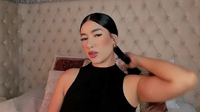 Snapshot of dannah_gomez chatting on December 15, 2025, 3:51 pm dannah gomez online show from December 15, 2025, 3:51 pm