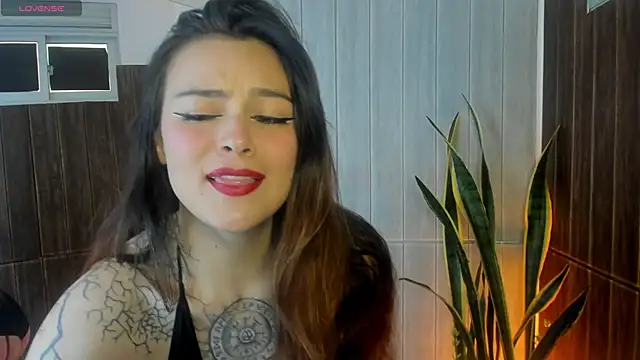 Adelaindiamond  online show from March 3, 2026, 12:12 pm