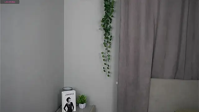 Snapshot of SharylOrbin chatting on January 15, 2026, 9:18 pm SharylOrbin online show from January 15, 2026, 9:18 pm