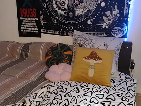 Snapshot of AlienforTwenty chatting on February 9, 2026, 8:34 am AlienforTwenty online show from February 9, 2026, 8:34 am