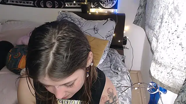 AlienforTwenty online show from March 25, 2026, 12:48 pm