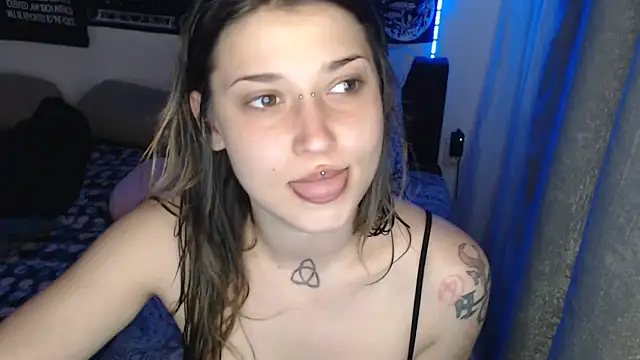 AlienforTwenty online show from April 7, 2026, 6:54 pm