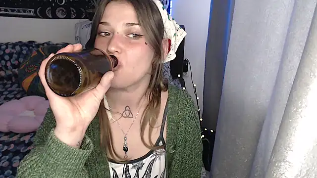 AlienforTwenty online show from April 14, 2026, 12:10 pm