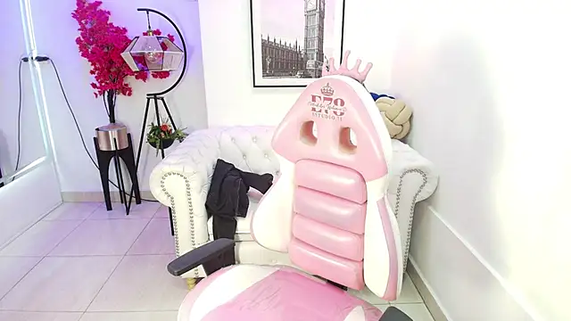 Carolina cherry online show from February 22, 2026, 11:12 am