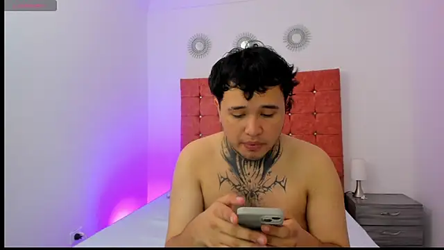 Snapshot of Beele_and_Evie chatting on February 22, 2026, 3:20 am Beele and Evie online show from February 22, 2026, 3:20 am