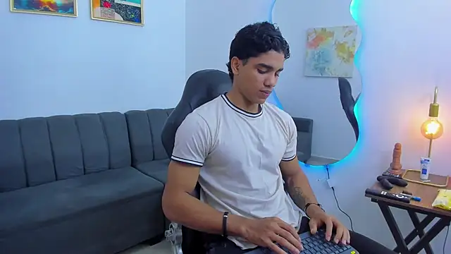 Snapshot of Dustyn_Michelle1 chatting on February 9, 2026, 7:56 pm Dustyn Michelle1 online show from February 9, 2026, 7:56 pm