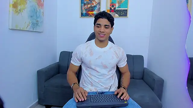 Snapshot of Dustyn_Michelle1 chatting on February 7, 2026, 3:03 am Dustyn Michelle1 online show from February 7, 2026, 3:03 am