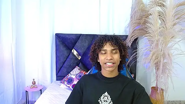 Snapshot of angelll18_ chatting on January 8, 2026, 8:48 pm angelll18 online show from January 8, 2026, 8:48 pm