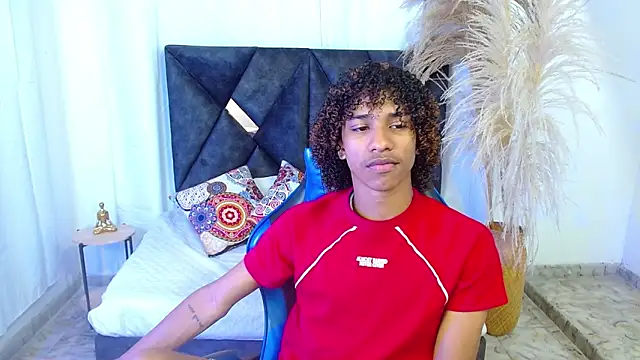 Snapshot of angelll18_ chatting on February 16, 2026, 9:13 pm angelll18 online show from February 16, 2026, 9:13 pm