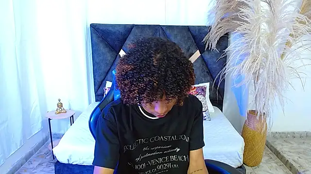 Snapshot of angelll18_ chatting on February 4, 2026, 8:26 pm angelll18 online show from February 4, 2026, 8:26 pm