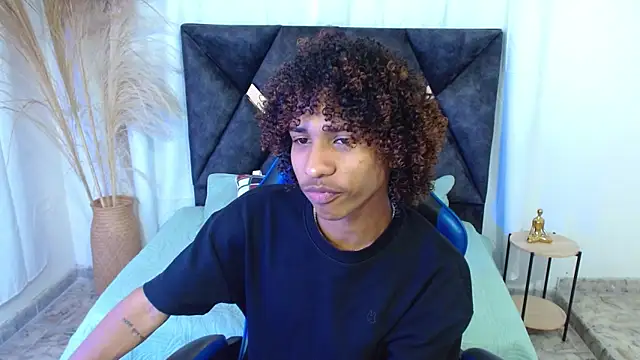 Snapshot of angelll18_ chatting on January 5, 2026, 8:45 pm angelll18 online show from January 5, 2026, 8:45 pm