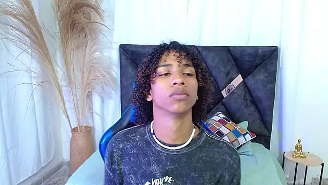 Snapshot of angelll18_ chatting on January 6, 2026, 8:35 pm angelll18 online show from January 6, 2026, 8:35 pm