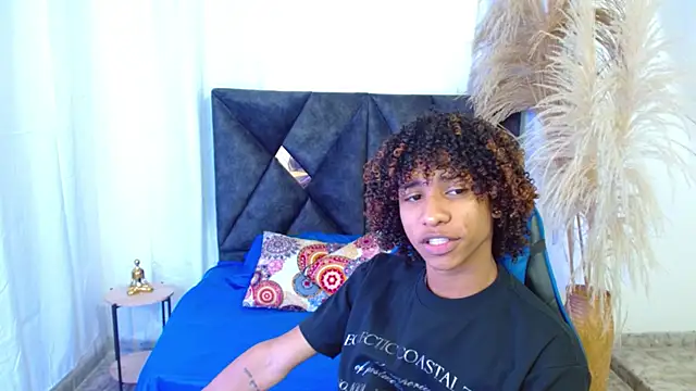 angelll18  online show from March 19, 2026, 8:42 pm