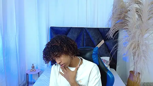 Snapshot of angelll18_ chatting on January 9, 2026, 9:00 pm angelll18 online show from January 9, 2026, 9:00 pm