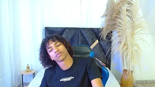 Snapshot of angelll18_ chatting on February 13, 2026, 8:53 pm angelll18 online show from February 13, 2026, 8:53 pm