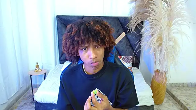 Snapshot of angelll18_ chatting on February 17, 2026, 9:23 pm angelll18 online show from February 17, 2026, 9:23 pm