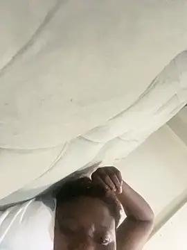 Snapshot of melaninpoppop chatting on December 19, 2025, 12:58 am melaninpoppop online show from December 19, 2025, 12:58 am