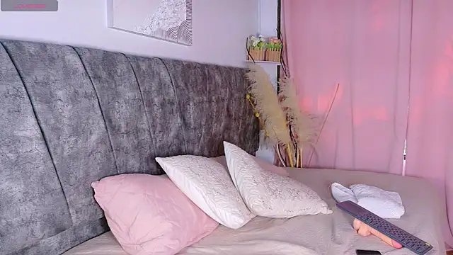 NanyMatrioska online show from February 9, 2026, 8:07 pm