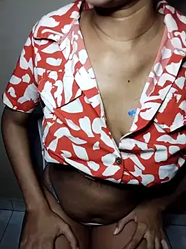 Snapshot of golosos2331 chatting on December 18, 2025, 4:28 am golosos2331 online show from December 18, 2025, 4:28 am