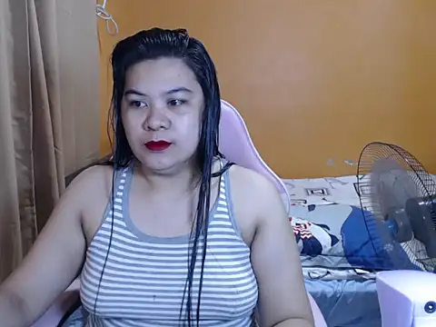 Snapshot of ur_hotsexymaria chatting on February 23, 2026, 11:49 pm ur hotsexymaria online show from February 23, 2026, 11:49 pm