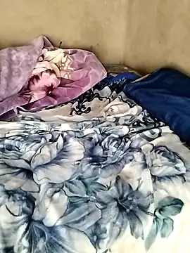 Snapshot of captainofgirl chatting on February 9, 2026, 5:49 am captainofgirl online show from February 9, 2026, 5:49 am