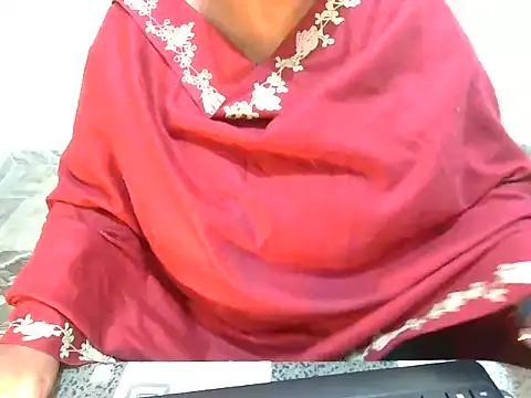 Snapshot of Heer_kaur8 chatting on December 14, 2025, 8:42 am Heer kaur8 online show from December 14, 2025, 8:42 am