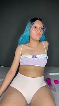 mila mils18 online show from December 18, 2025, 10:24 pm