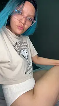 mila mils18 online show from December 17, 2025, 10:37 pm