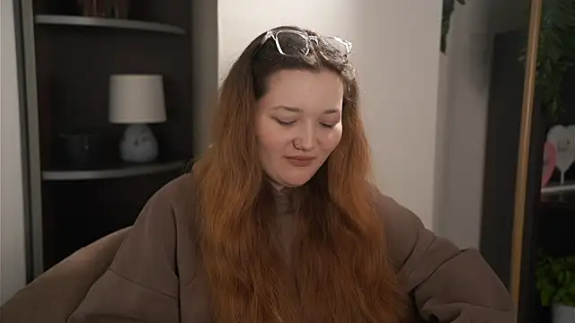 Snapshot of CarlitaWyler chatting on December 14, 2025, 12:11 pm CarlitaWyler online show from December 14, 2025, 12:11 pm