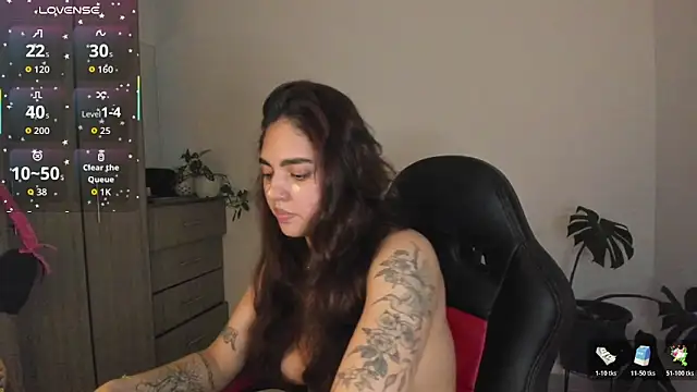 Snapshot of QUEENMANGO chatting on December 19, 2025, 3:32 am QUEENMANGO online show from December 19, 2025, 3:32 am