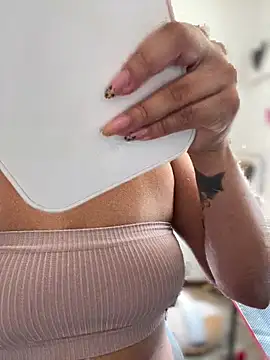 Zarahs Blare1 online show from March 11, 2026, 8:47 pm