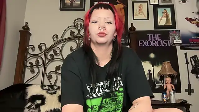 Snapshot of Bettieee_Agura chatting on January 7, 2026, 11:43 pm Bettieee Agura online show from January 7, 2026, 11:43 pm