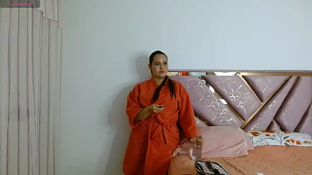 Snapshot of kilye_hernandez chatting on December 16, 2025, 7:23 am kilye hernandez online show from December 16, 2025, 7:23 am