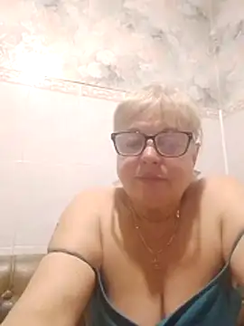 LinaLight88 online show from April 3, 2026, 9:10 pm