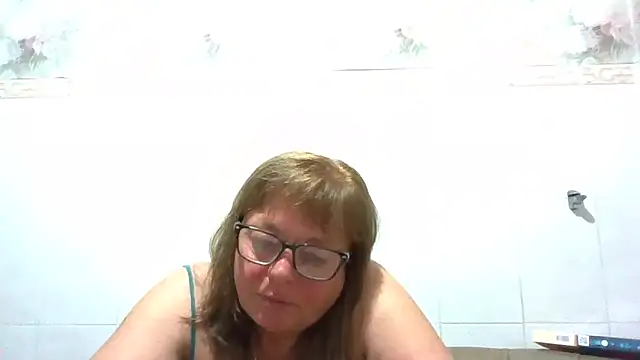 LinaLight88 online show from June 10, 2026, 9:05 pm