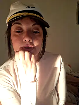 Snapshot of DeligDanny chatting on December 14, 2025, 9:15 am DeligDanny online show from December 14, 2025, 9:15 am