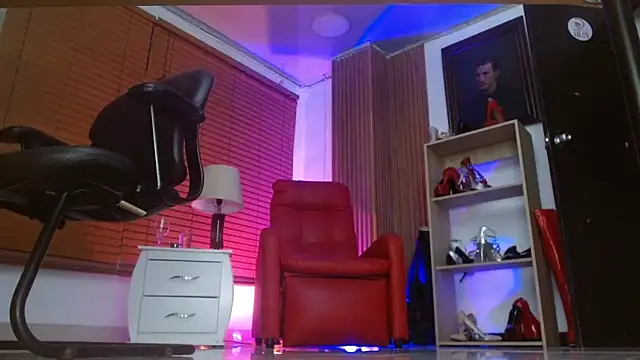 paola xm online show from April 5, 2026, 10:55 am