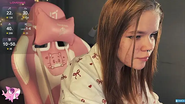 Snapshot of PinkSharky chatting on February 9, 2026, 3:21 pm PinkSharky online show from February 9, 2026, 3:21 pm