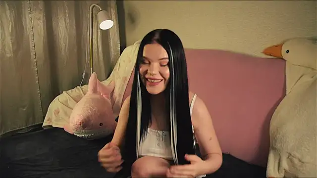 PinkSharky online show from December 15, 2025, 4:24 pm