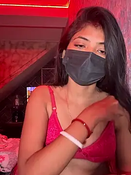 Snapshot of lovebirds696968 chatting on December 17, 2025, 6:24 pm lovebirds696968 online show from December 17, 2025, 6:24 pm