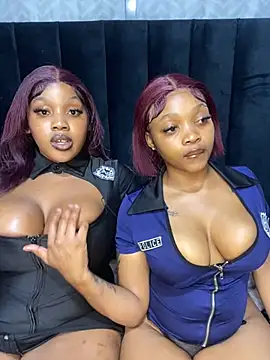 Snapshot of THICKBARBIE32 chatting on July 14, 2026, 1:16 am THICKBARBIE32 online show from July 14, 2026, 1:16 am