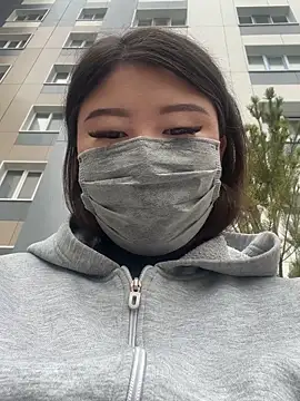 Sarah2127 online show from April 10, 2026, 9:27 am