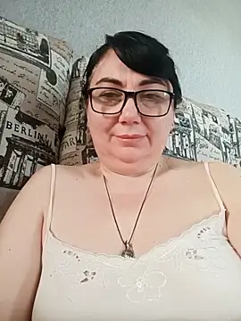 MariSwan222 online show from May 23, 2026, 5:39 am