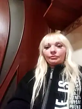 MirandaStar462 online show from December 15, 2025, 4:35 pm