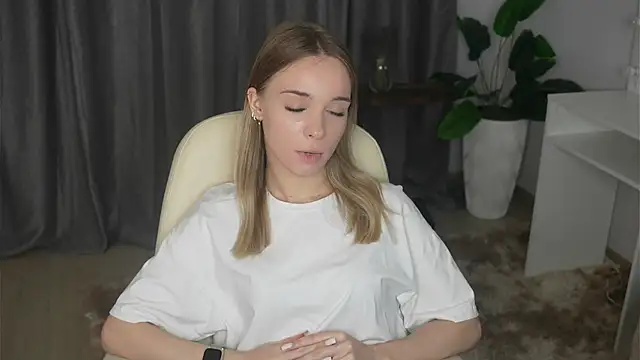 RobbiMeckler online show from December 17, 2025, 9:58 am