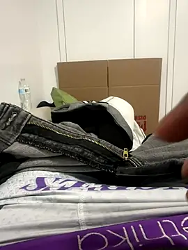 ronalx0 online show from December 15, 2025, 6:30 am