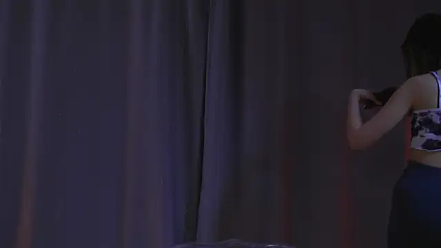 Leyla crsh online show from March 10, 2026, 5:44 am