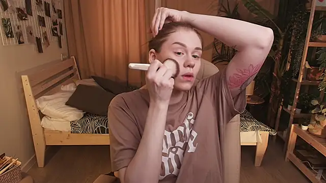 Alison Doody online show from March 29, 2026, 7:54 am